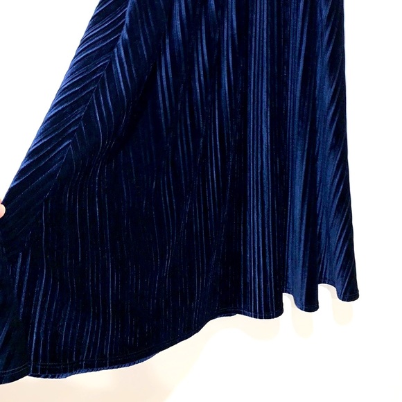 Laundry Shelli Segal Velvet Pleated Maxi Skirt - Picture 5 of 9